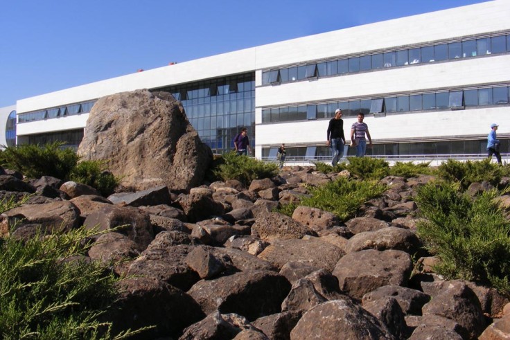Arab International University/AIU